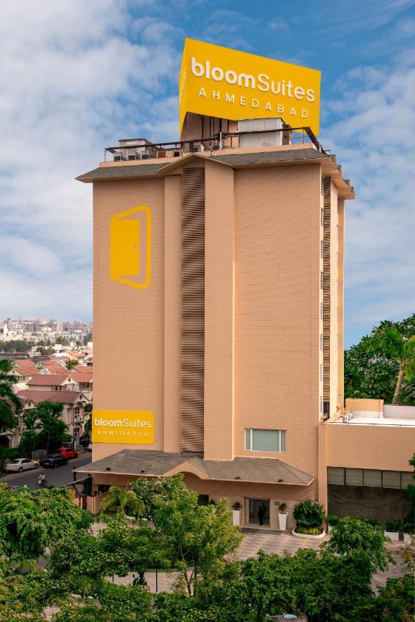 Bloomsuites L Ahmedabad Esterno foto